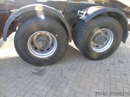 Renault Kerax 520DXI + MANUAL + SPRING + 8X4