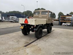 Mercedes-Benz Unimog 407