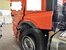 MAN TGX 33.540 6x2 beschädigt /damaged