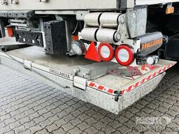 Schmitz Cargobull Tiefkühler Multitemp Trennwand Ladebordwand