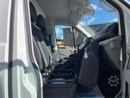 VOLKSWAGEN CRAFTER 2,0TDI AUTOMATIK XXL KOFFER KLIMA 1.HAND