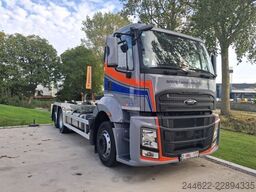 Ford F-Line 6x2 containerhaak