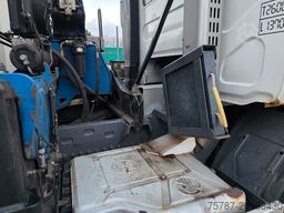 VOLVO FE 320 6x2/4 Abroller mit Cont. + Kran HMF 1820