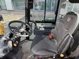 Caterpillar 906 With pallet forks | With Folding bucket | 3...