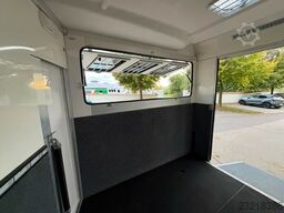  Steinsberger 3-Pferdeanhänger mit Bett