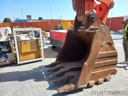 Hitachi ZX870LC H-5G (Abu Dhabi)