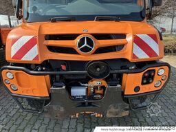 Mercedes-Benz Unimog U 319