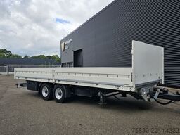 Junge Junge / 2 AXLE TRAILER WITH BOARDS