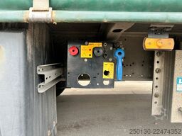 SCHMITZ CARGOBULL SCB*S3T MegaTrailer Curtainsider Edscha