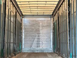 SCHMITZ CARGOBULL SCB*S3T MegaTrailer Curtainsider Edscha