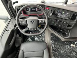 Scania R590 6x4 BL Plattform / Kran TAJFUN LIV L150Z