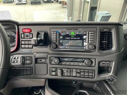 Scania R590 6x4 BL Plattform / Kran TAJFUN LIV L150Z