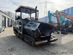 Volvo P6820 Asphaltfertiger mit Verbreiterunge