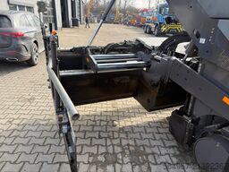 Volvo P6820 Asphaltfertiger mit Verbreiterunge