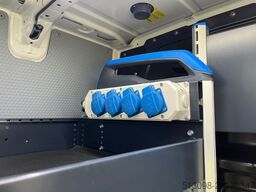 VOLKSWAGEN CRAFTER REGALS. STANDHZG. ZUSATZHEIZUNG NAVI PDC