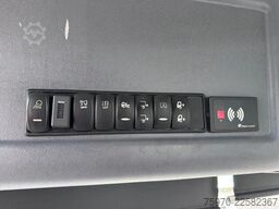 Renault D 320 6x2 HIAB KRAAN + RETARDER 138.000km