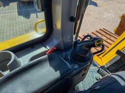Komatsu D65PXI-18 mit Heckaufreißer GPS