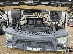 Mercedes-Benz Actros 843