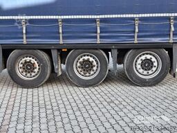 Schmitz Cargobull Curtainsider Mega