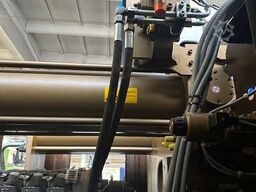 KraussMaffei KM 250-2000 CX Blue Power mit dem Robote