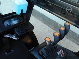 Bobcat D25NXP Triplex + SS + 4. Kreis + Kabine