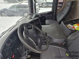 Scania P 230
