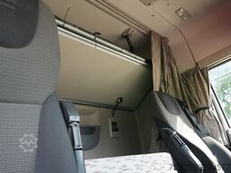 DAF XF 510 8x2 20FT container transport truck