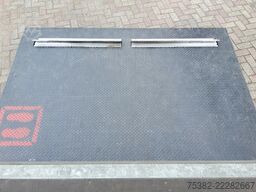 Renault D 250 P4x2 MED - 05-BZK-1 - LUCHTGEVEERDE VOORA...