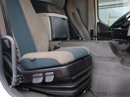 Volvo FE Bak+Klep Dhollandia 2.000 kg 4x2. New tacho...