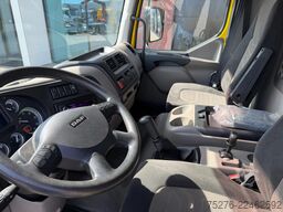 DAF LF 45 Machinetransporter Hydraulic ramps 48.000 km