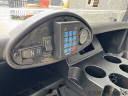 EZ-GO RXV Golfkar Golfcar Elektrisch 4 Zits 2019 Inc Lader