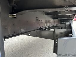 Schmitz Cargobull SCB S3B / Box Trailer / 2x Liftaxle / APK TUV 1...