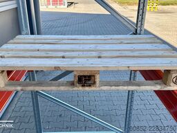 ca. 100,16 lfm. Palettenregale H: 250 cm Fachlast: 3000 kg , 324 Palettenplätze