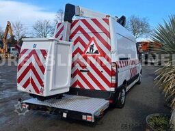 NISSAN NV KLUBB K32