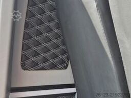 MERCEDES-BENZ 519  Allrad 4 x 4 Lagerfahrzeug Stock 20 Sitzer