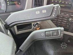 VOLVO FM 330 19T GLOBE LIFT