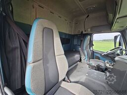 VOLVO FM 330 19T GLOBE LIFT