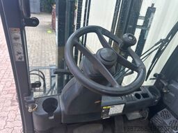 YALE ERP30VL / Seitenschieber + Zinkenverstellung