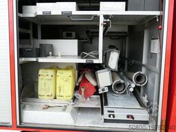 MERCEDES-BENZ 814 F/Feuerwehr/Pumpe/9 Sitze