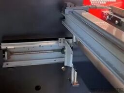 AMADA HFT220/4  4100 x 220 to
