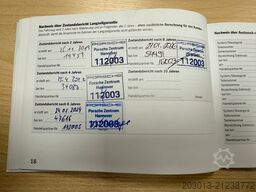 PORSCHE Carrera 4 GTS Cabrio Scheckheftgepflegt 1. Hand