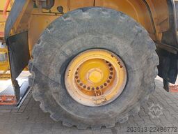 VOLVO L180H Radlader 29,7 t *Waage *12.069 h