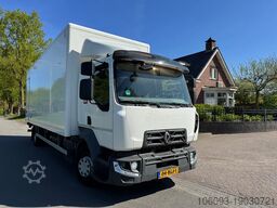 Renault D Oprijwagen, gesloten laadbak.