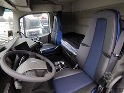 Volvo FH 460 6x2 4 Globetrotter FASSI F235