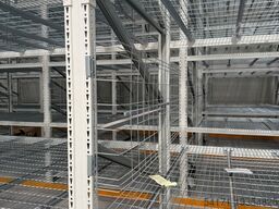 Heavy duty shelf Armes Pallet racking