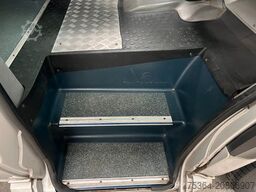 VOLKSWAGEN Crafter 2.5 TDi Maxi 9Sitze + Lift ENGINE BROKEN