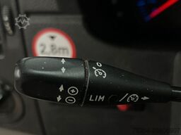 VOLKSWAGEN Crafter 2.5 TDi Maxi 9Sitze + Lift ENGINE BROKEN