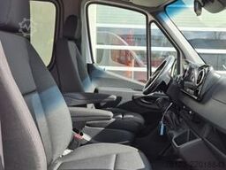 MERCEDES-BENZ 8 Sprinter Lord Light 22 Sitzer Vorlauffahrzeug
