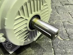 MOLL - MOTOR Y2PE-132SA2B3
