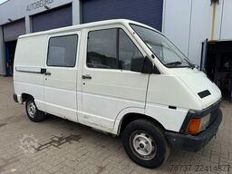 Renault Trafic **PETROL-ESSENCE-BENZINE**